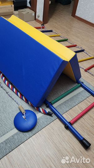 Детская шведская стенка с турником