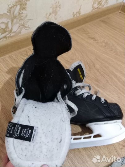 Хоккейные коньки bauer