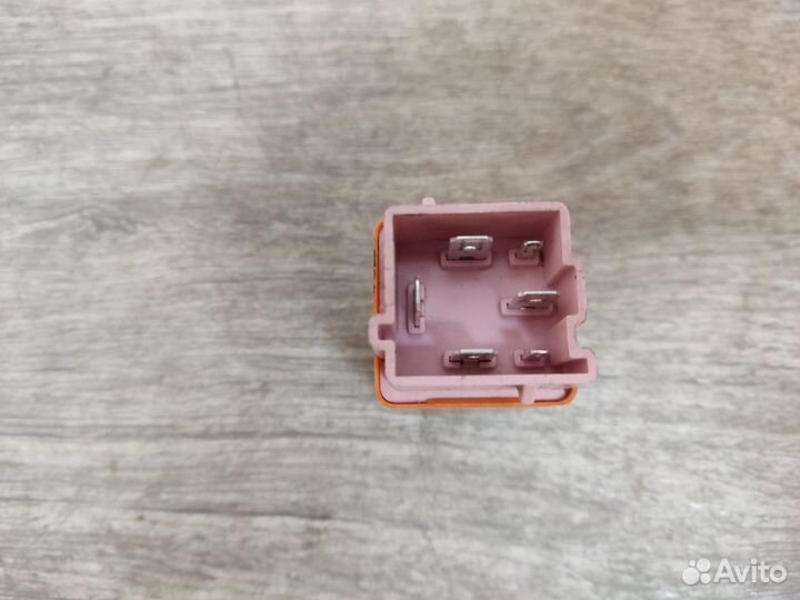 Реле volvo 9148300