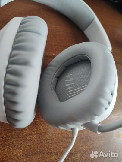 Наушники JBL quantum 100