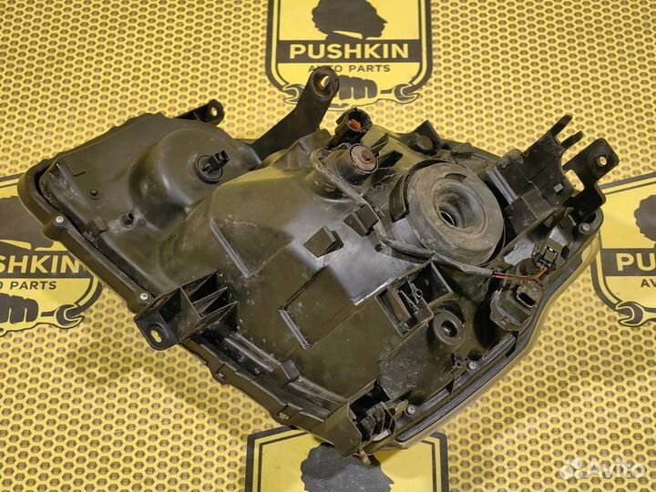 Фара правая Nissan X-Trail