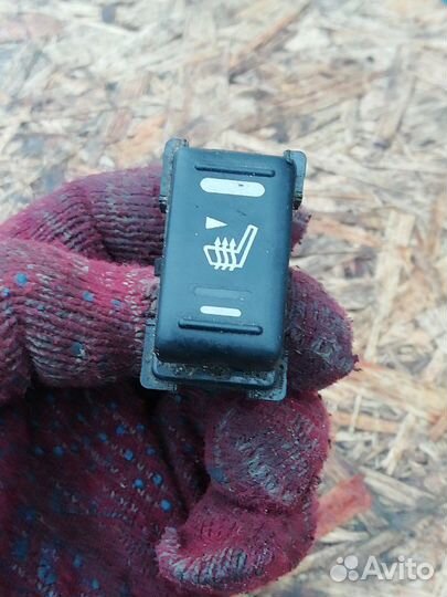 Кнопка обогрева сиденья марч к12 Nissan Micra 1.2