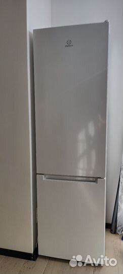 Холодильник бу indesit