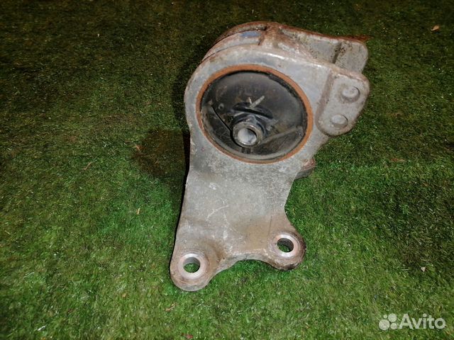 Опора двигателя (подушка двс) левая MR272744 Mitsu