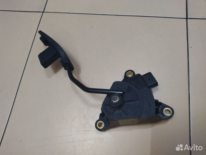 Педаль газа электро Nissan March Cube Note Tiida