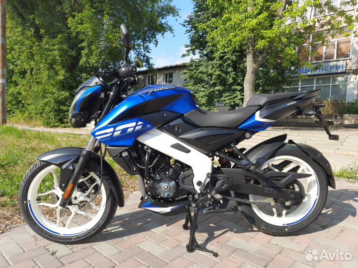 Мотоцикл Bajaj Pulsar NS200 bsiv