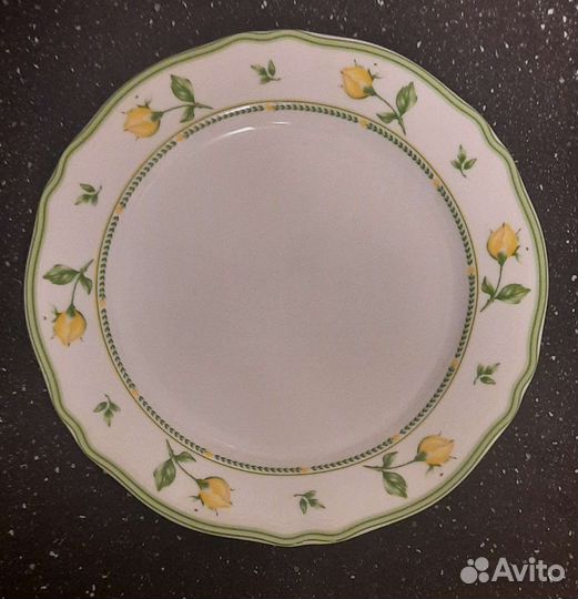 Тарелки Royal Heritage Porcelain