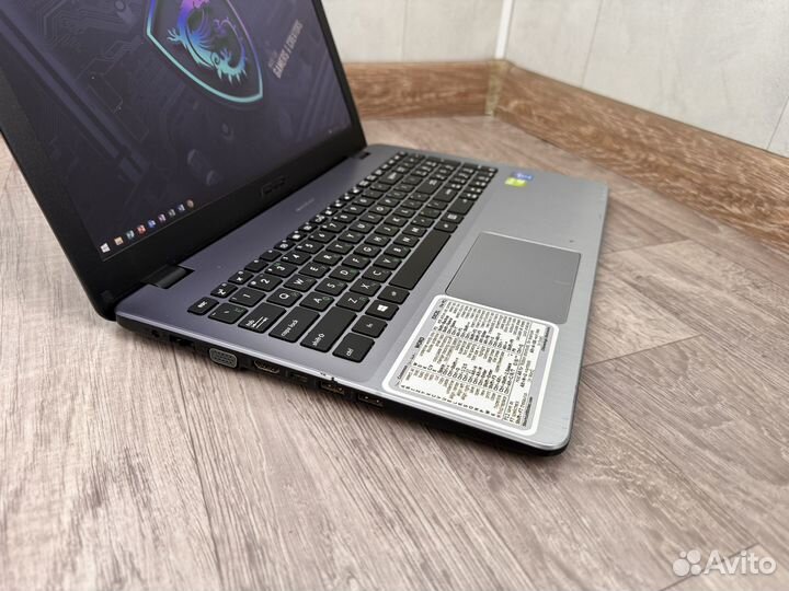 Asus VivoBook (FHD/Core i5-7200U/Nvidia 930mх/1TB)