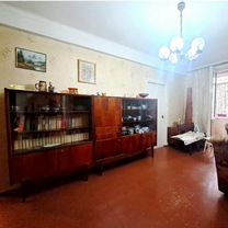 Доля в 3-к. квартире, 60 м², 2/5 эт.