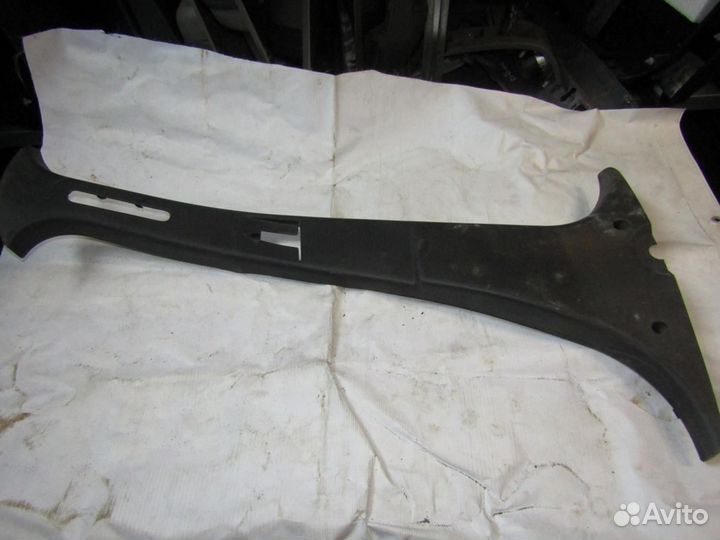 Обшивка стойки Logan 2005-2014