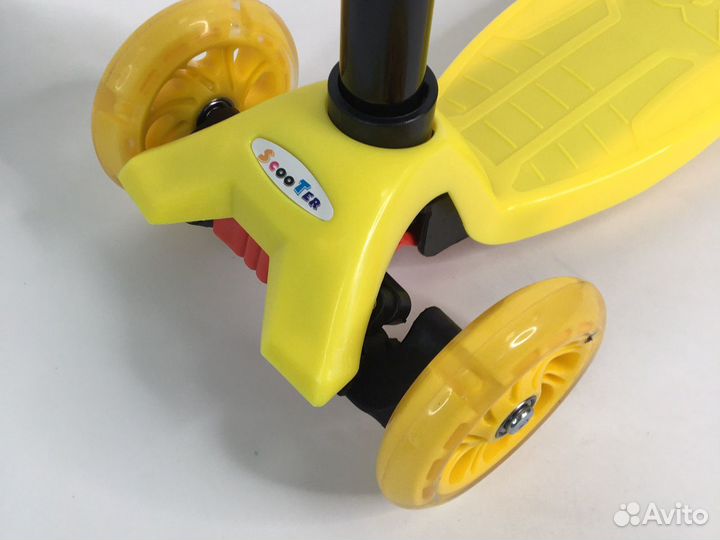 Самокат детский четырехколесный