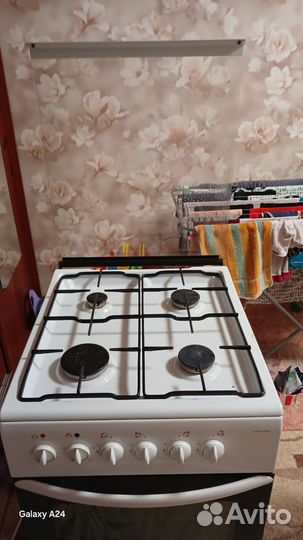 Газовая плита с электрической духовкой