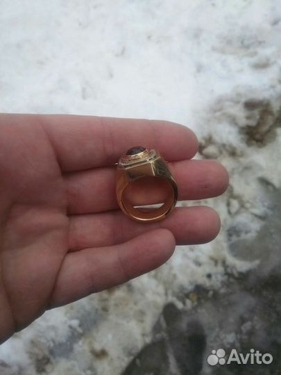 Поиск потерянных вещей с металлоискателем