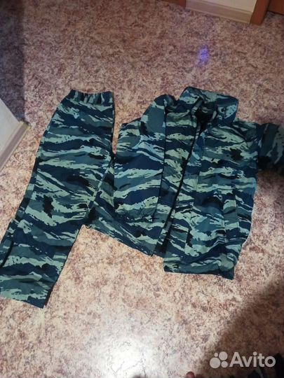 Ветровлагозащитный костюм