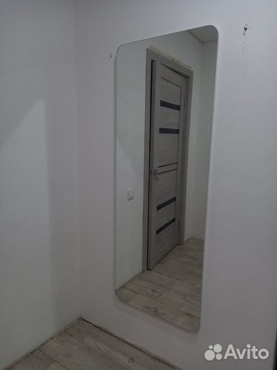 Зеркало настенное