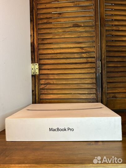 Коробка от macbook pro 13