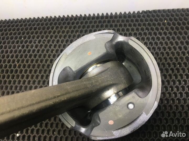 Поршень с шатуном