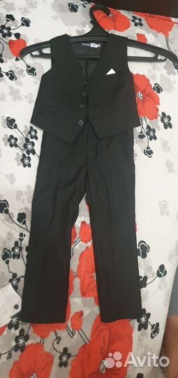 Костюм классический на мальчика 104 р