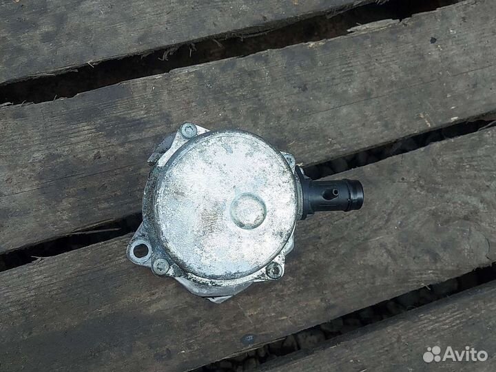 Насос вакуумный Рено 1.5 K9K 732 832 836