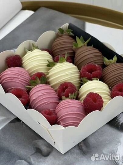 Боксы клубника в шоколаде/ бананы / букеты