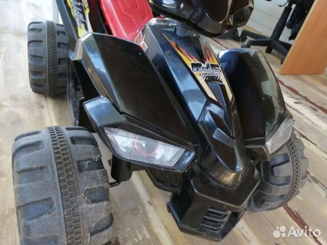 Детский квадроцикл на аккумуляторе