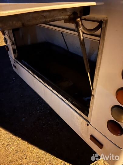 Водитель с автобусом