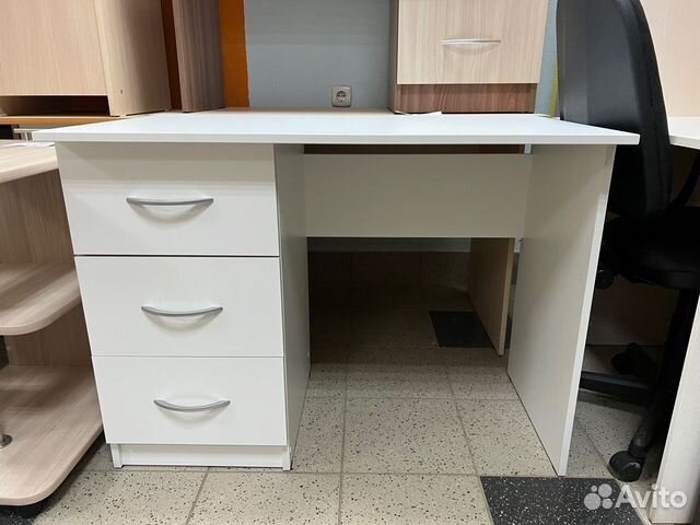 Стол письменный Школьник