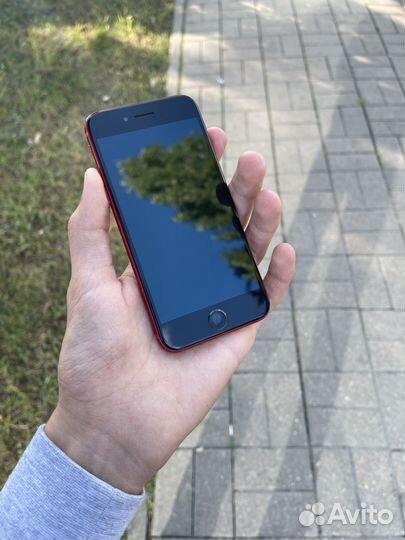 iPhone 8 64GB хороший