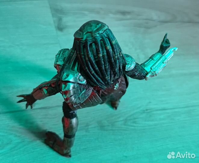 Коллекционная фигурка neca. Хищник