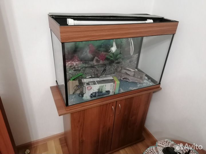 Аквариум 150л. с тумбочкой