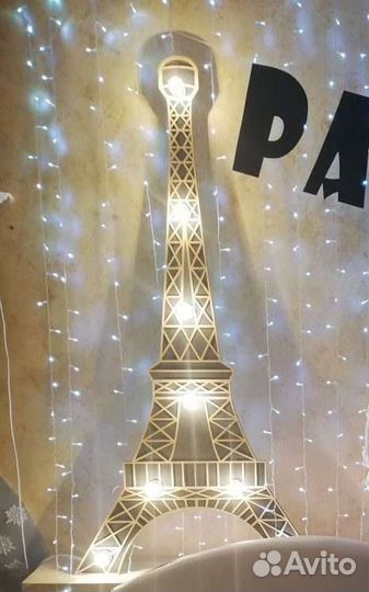 Эйфелева башня светящаяся из дерева
