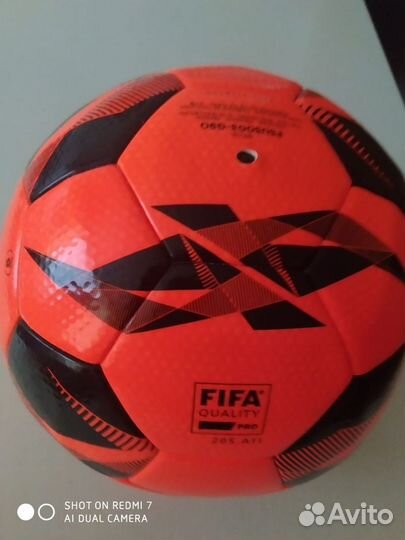 Футбольный мяч