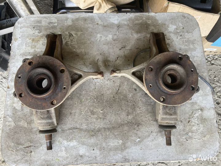 Левый, Правый поворотный кулак Пежо 307