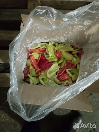 Перец замороженный целый