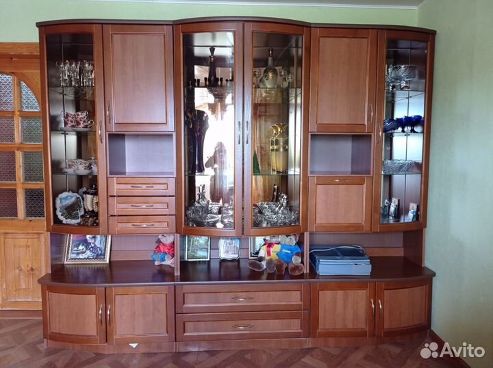 Угловой диван бу; стенка б/у; холодильник б/ у