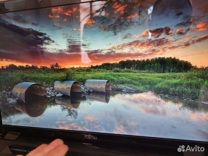 Ноутбук большой 18.4 дюйма