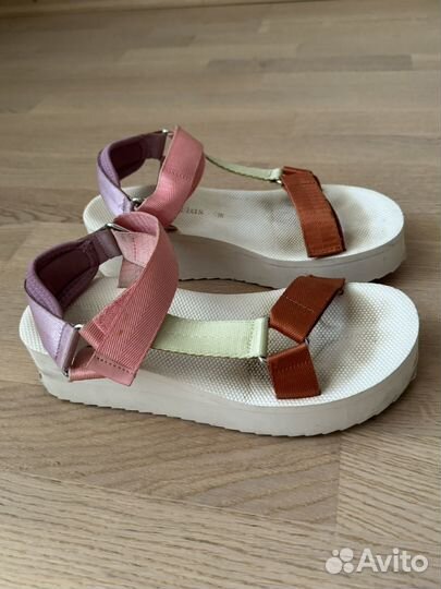 Сандалии stradivarius 38