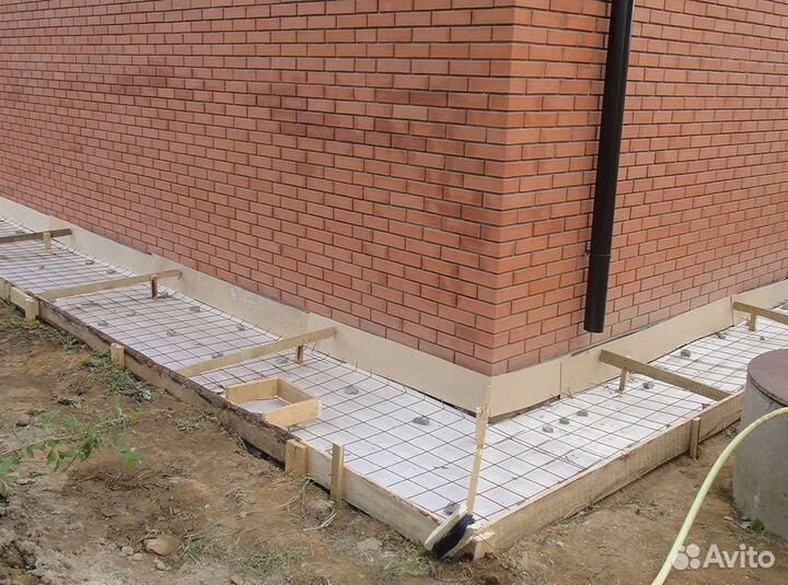 Бригада строителей