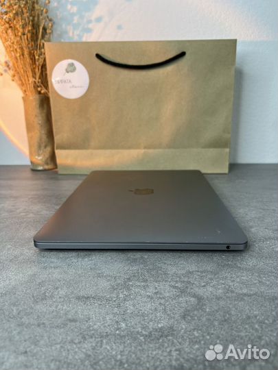 Macbook pro 13 m1 8gb 256gb