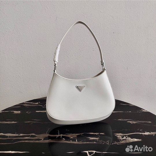 Скмка женская Prada Re edition 2000