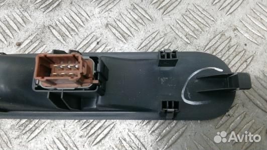 Кнопки стеклоподъемника renault espace 4 (DBR19VI0