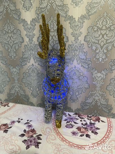 Новогодний олень светящийся