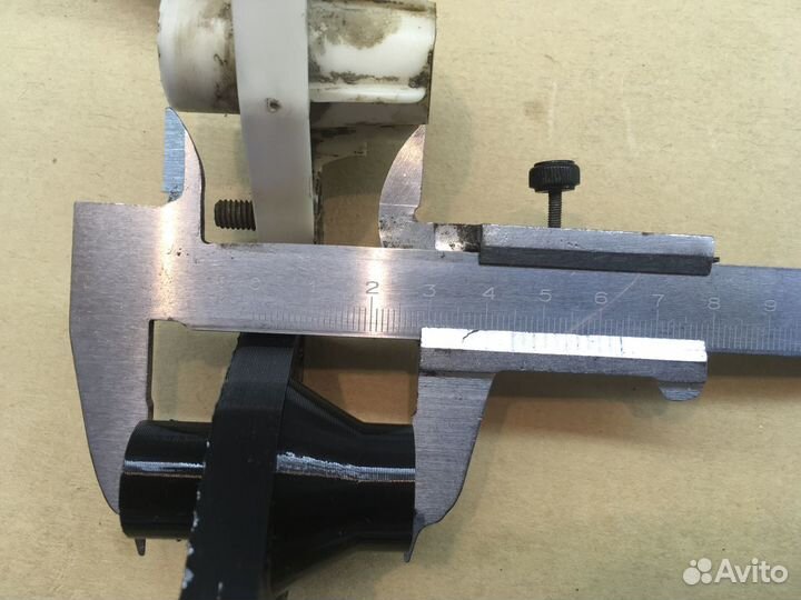 Шарнир трапеции стеклоочистителя Nissan Primera