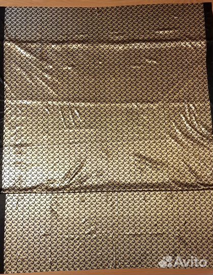 Ткань с золотым орнаментом