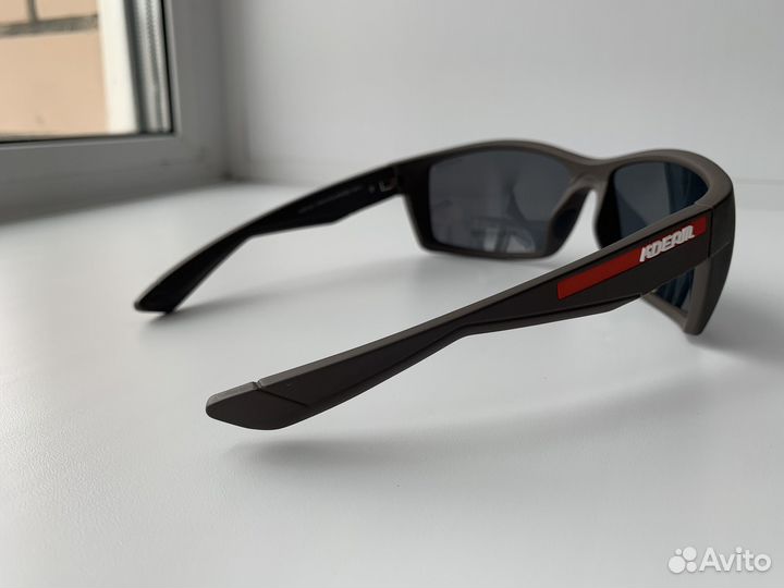 Солнцезащитные очки мужские