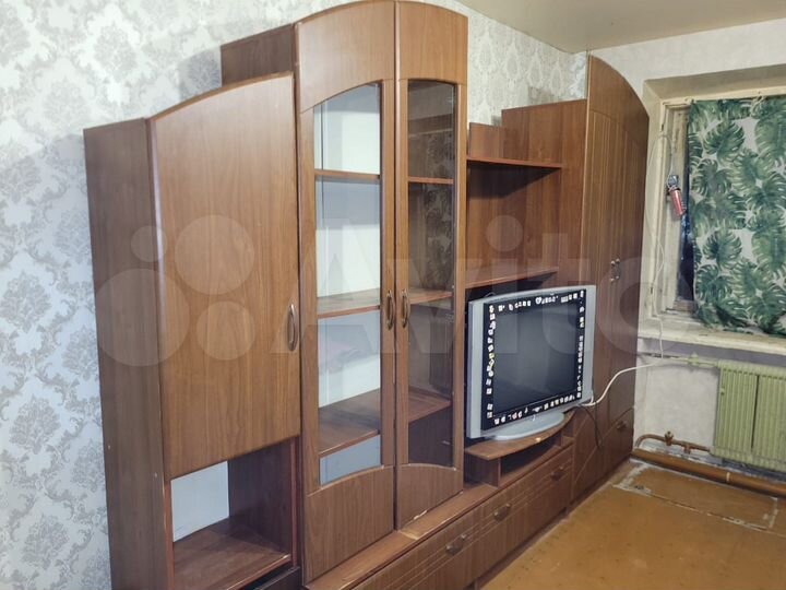 Комната 12 м² в 5-к., 1/3 эт.