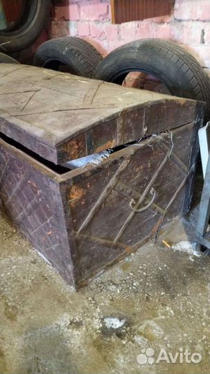 Сундук деревянный старинный