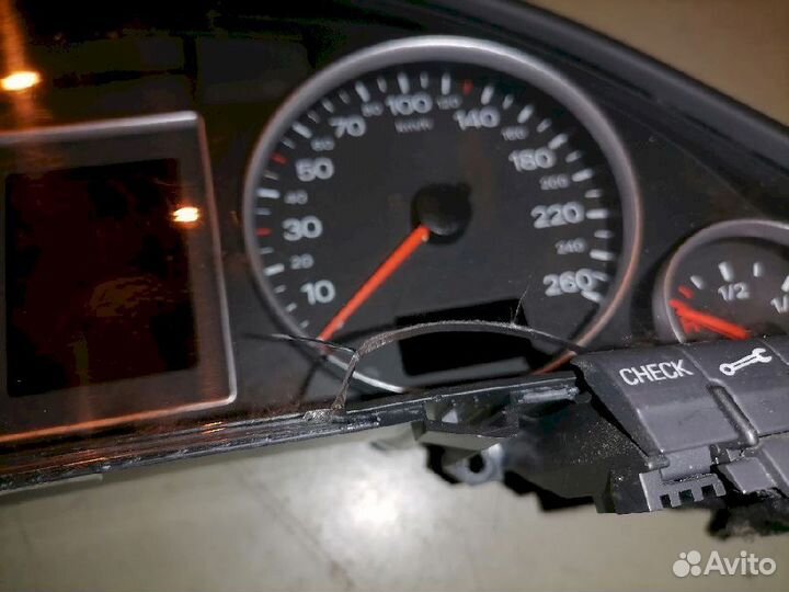 Спидометр (панель приборов) 8E0920901E Audi A4 B7