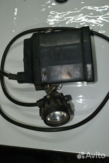 Фонарь шахтерский в рабочем состоянии