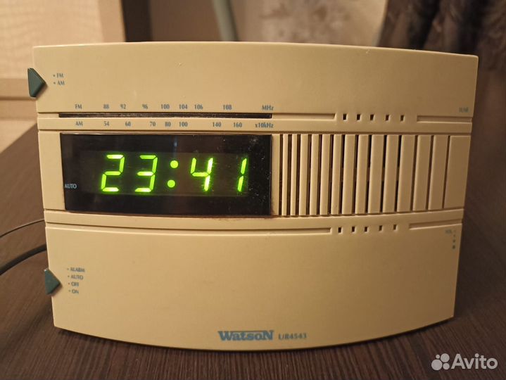 Винтаж. Радио часы Watson UR 4543(Germany)
